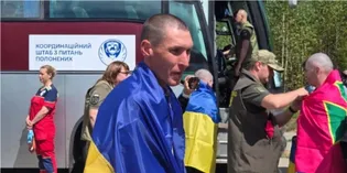 Обмін полоненими: в Україну повернулися 103 українські воїни (фото)