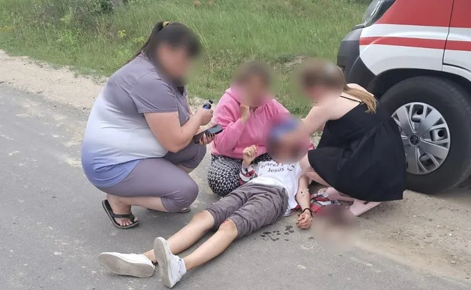 Діти валялися на дорозі: на Волині за добу в аварії потрапили четверо підлітків на мотоциклах