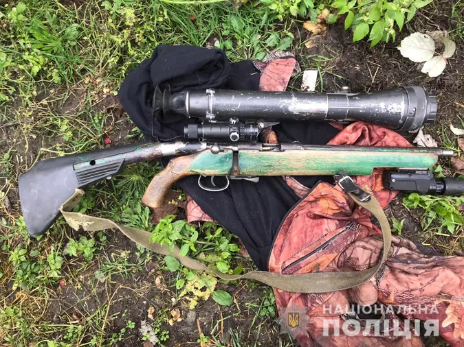 Карабін, набої і боєприпаси: у волинянина знайшли арсенал зброї (фото)