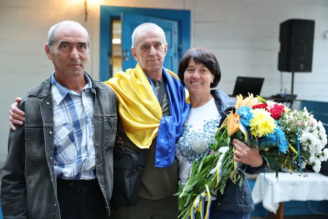 Нарешті додому: у Ківерцівській громаді зустріли звільненого Героя Миколу Касюрака (фото)