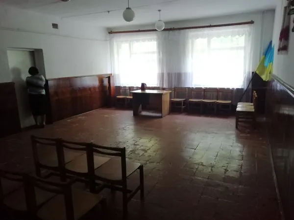 Без протоколів і з зачиненими дверима: як «запрацювали» виборчі дільниці на Волині