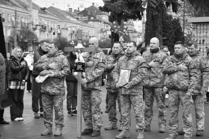 Небо плакало: у Луцьку попрощалися з двома Героями – Вадимом Басарабом та Сергієм Вікторським