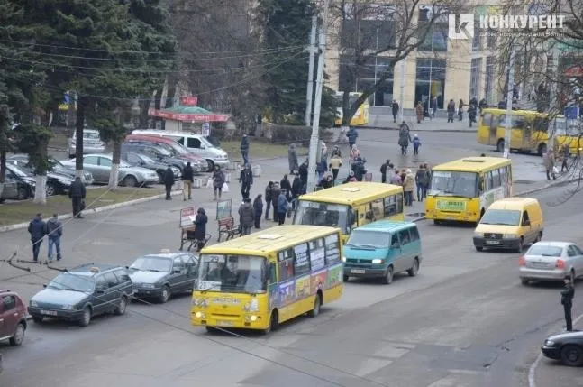 Лучани просять більше маршруток з Львівської 