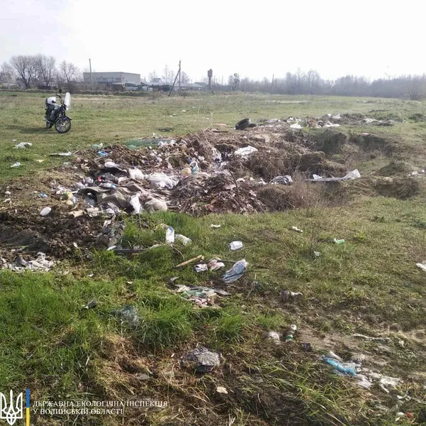 На Волині виявили шість стихійних сміттєзвалищ (фото)