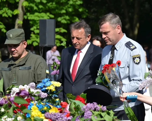 Головний мнсник області Володимир Грушовінчук та головний поліцейський Волині Петро Шпига