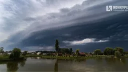 Грізно нависло: показали небо у Ківерцях перед грозою (фото)