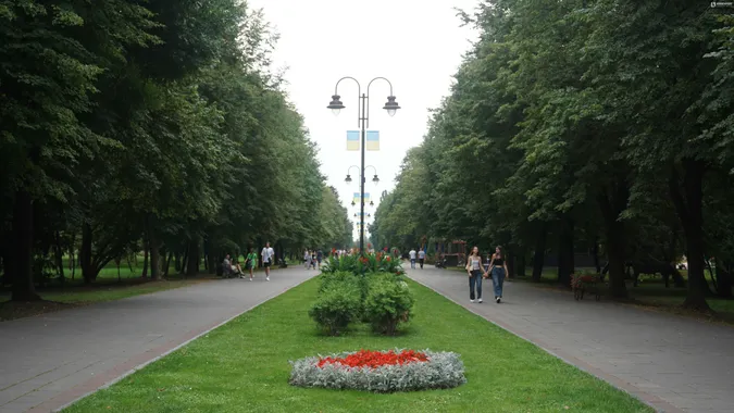 Осінь вже близько: як минули вихідні у Центральному парку Луцька (фото)