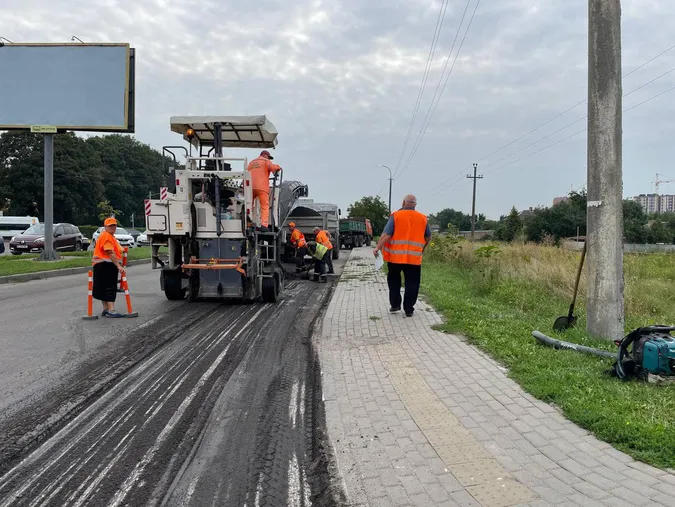 У Луцьку розпочали ремонт найгіршого перехрестя міста (фото)