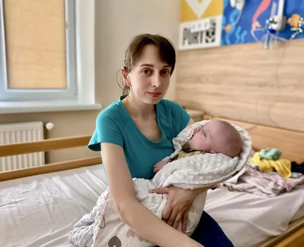 Щоб врятувати: кардіохірурги зупинили серце 5-місячної дівчинки з Нововолинська (фото)