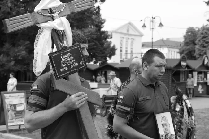 У Луцьку попрощалися із загиблим на Донеччині Миколою Сищиком (фото)