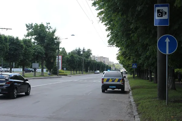 У Луцьку патрульні «полюють» на водіїв-шумахерів (фото)