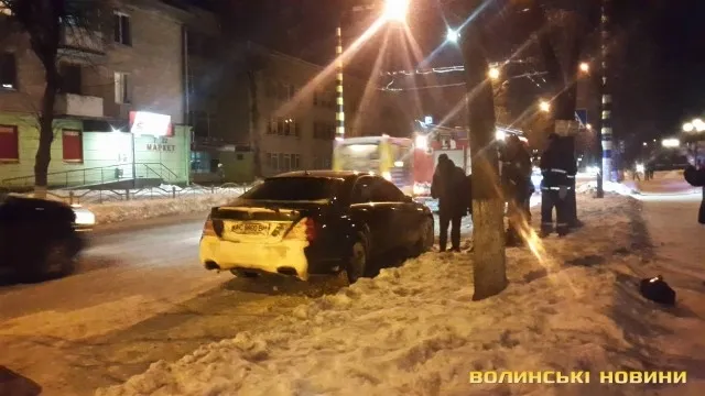 У центрі горіло авто депутата Луцькради (фото)