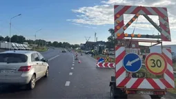 Біля Луцька облаштовують нові зупинки та острівець безпеки на М-19 (фото)