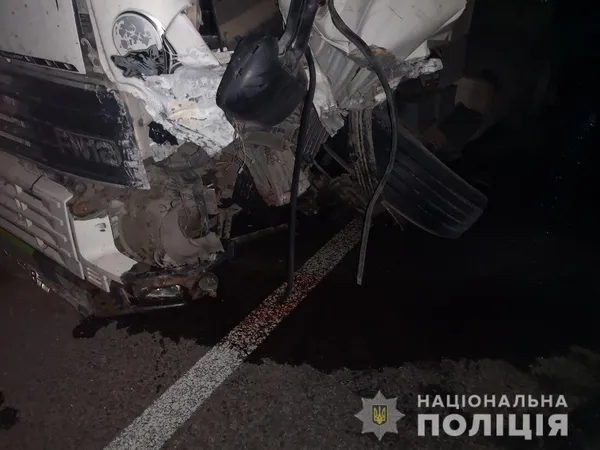 Лобове зіткнення з вантажівкою: в аварії на Рівненщині загинув волинянин (фото)