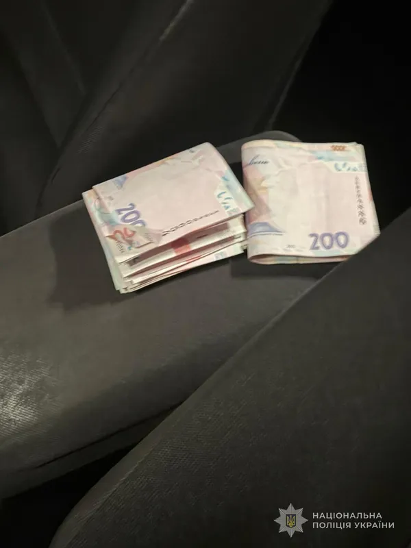 Військовий у розшуку за СЗЧ на Волині хотів підкупити наряд поліції за $4 тисячі (фото)