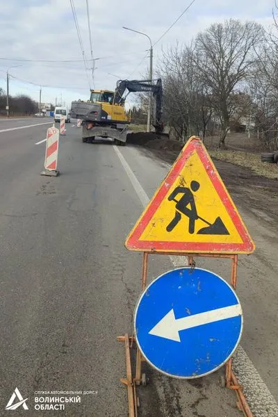 На Волині забезпечують водовідведення з автомобільних доріг (фото)