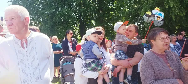 Понад 25 тисяч на авто для військових: як ярмаркували у Крупі (фото)