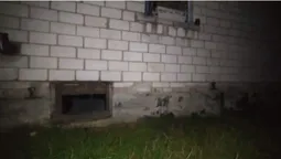 Вліз через підвальне вікно: у Маневичах злодій поцупив з будинку їжу і 600 гривень (фото)