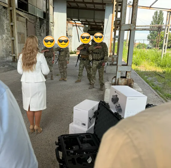 «Батьківщина» у своє 25-річчя відправила на фронт 25 вантажів гуманітарної та військової допомоги (фото)