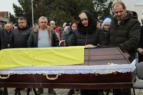 На Волині попрощались із загиблим Героєм Миколою Ковтонюком (фото)