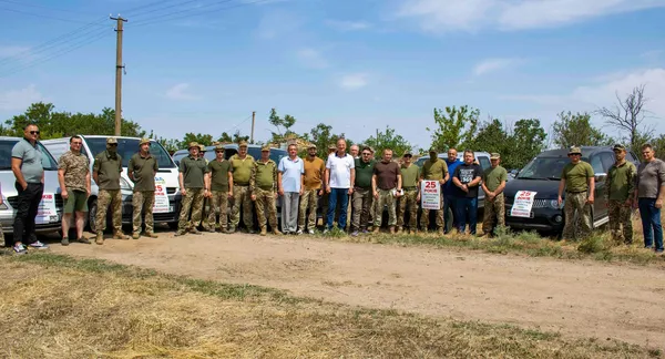 «Батьківщина» у своє 25-річчя відправила на фронт 25 вантажів гуманітарної та військової допомоги (фото)