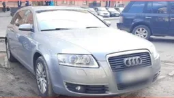 У Луцьку «автохам» припаркувався на газоні (фото)