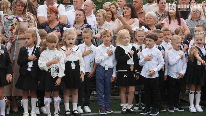 1 вересня у луцькій школі №9: як це було (фоторепортаж)
