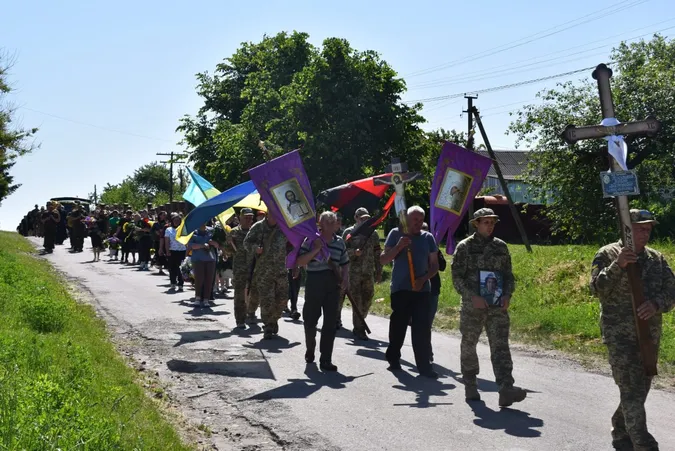 У Луцькому районі провели в останню путь Героя Павла Косячнікова (фото)