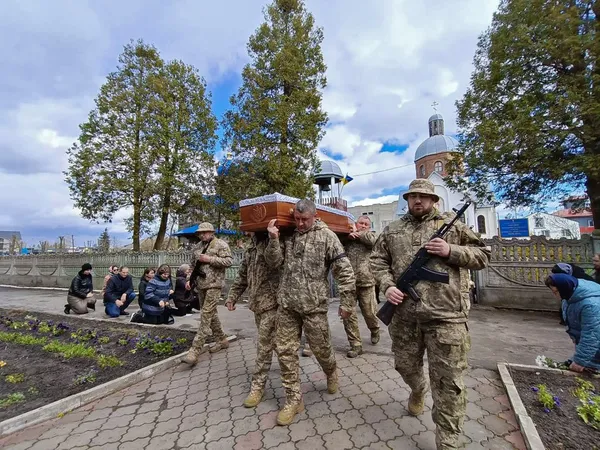 На Волині попрощалися з 26-річною військовою Надією Войцишин (фото, відео)