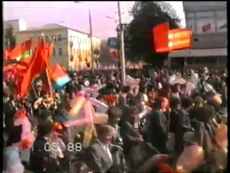Як Луцьк на першотравневий парад ходив у 80-х роках (ВІДЕО, ФОТО)