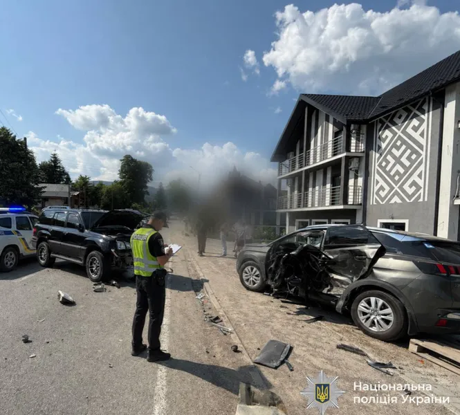 На Прикарпатті після зіткнення двох авто госпіталізували волинян