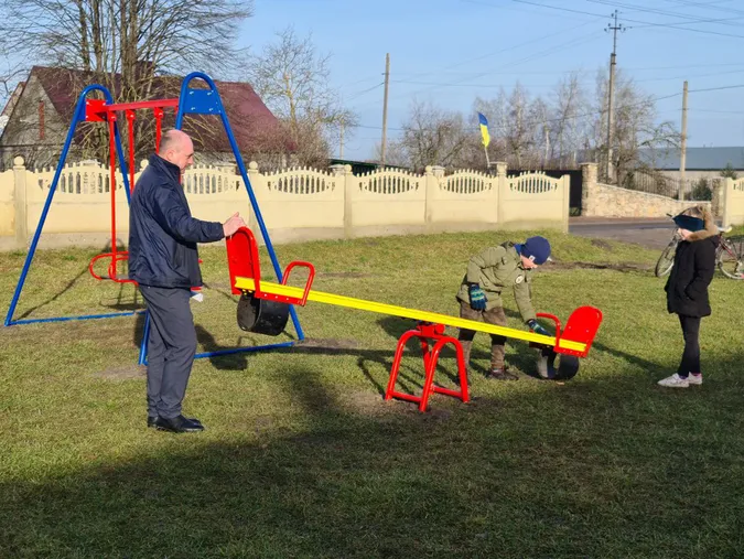 У Піддубцях за кошти інвестора встановили новий ігровий комплекс (фото)