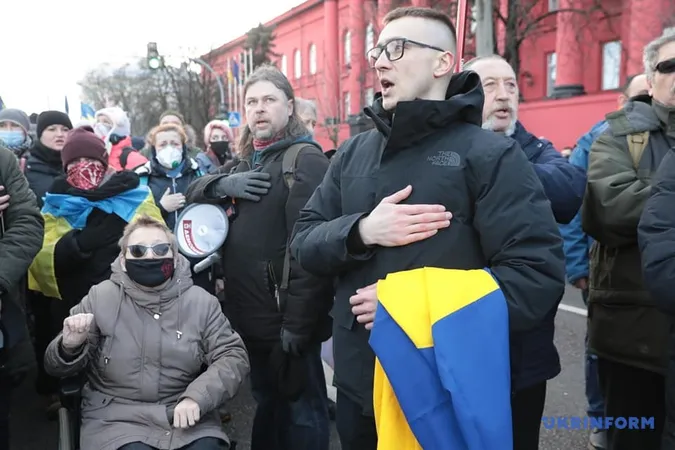 У Києві активісти вийшли на марш проти російської агресії