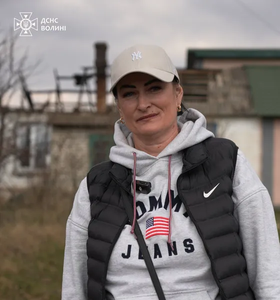 У селі біля Луцька жінка врятувала від пожежі сусідських дітей (фото)