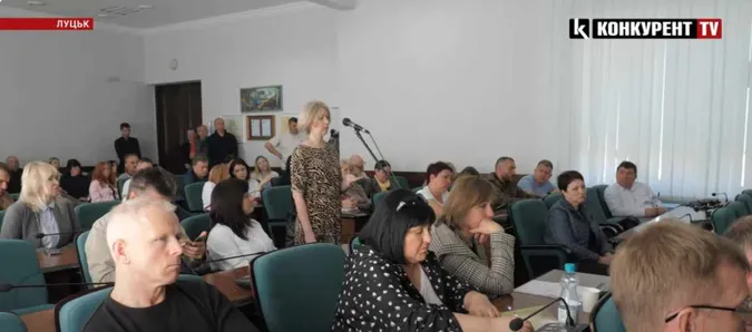 Кожна копійка з бюджету на ЗСУ чи на двори та квіти: що важливіше для влади і лучан? (відео)