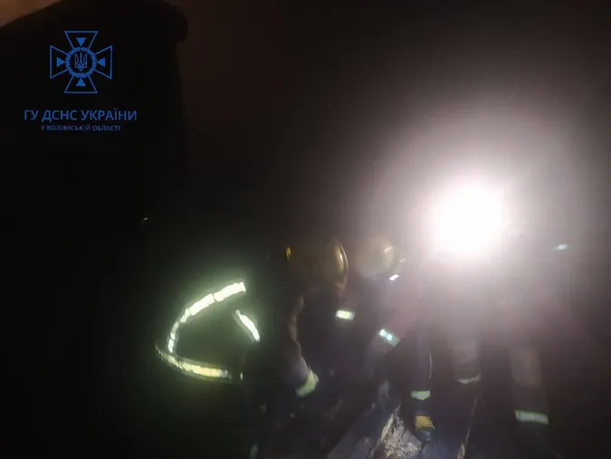 На місці пожежі у волинському селі виявили тіла чоловіка і жінки (фото, відео)