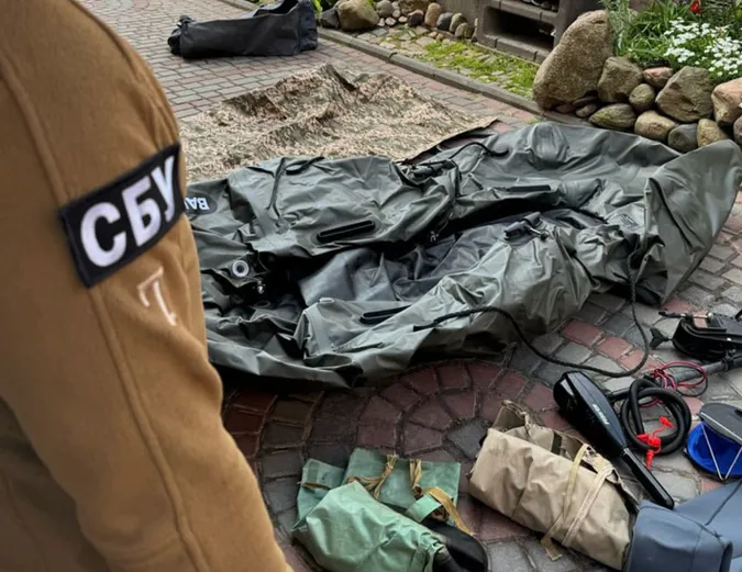 На надувних човнах в країни ЄС: на Волині СБУ викрила «схему для ухилянтів» (фото)