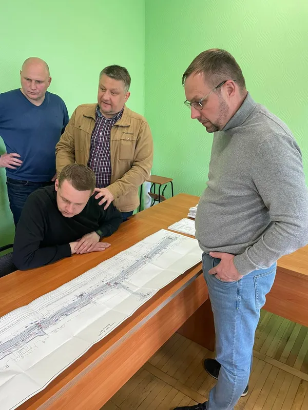 Праворуч – Михайло Наход