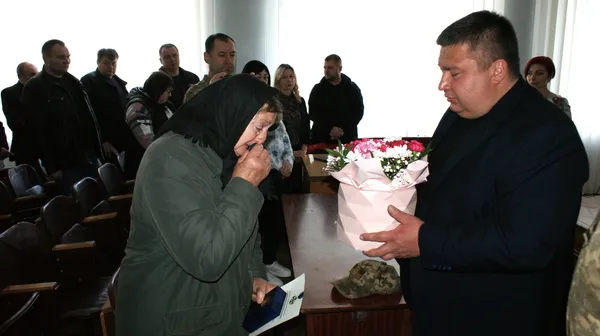 У Рожищі родинам загиблих воїнів вручили державні нагороди (фото)