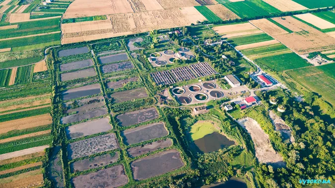 У мережі показали, як з висоти виглядає «луцький сморід» (фото)