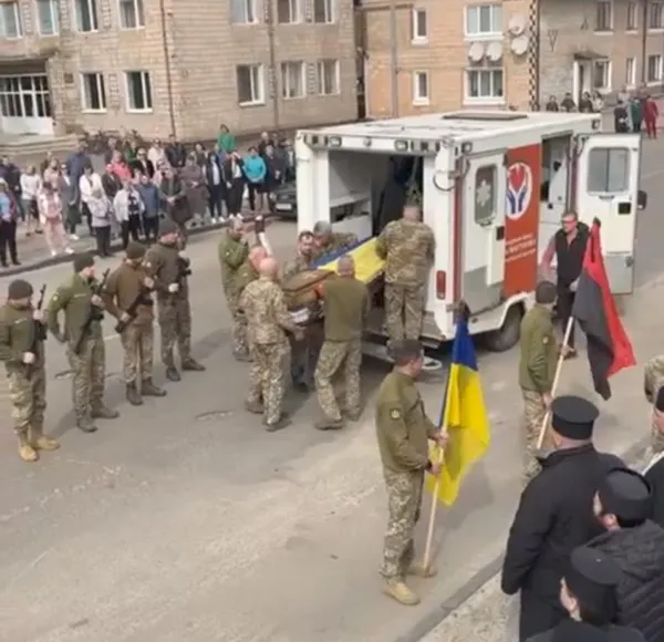 Дні сподівань закінчились трагічно: на Волині прощались із Героєм Володимиром Войтюком