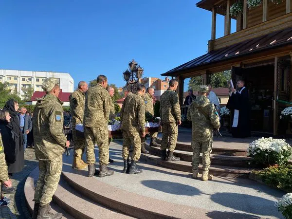 У Володимирі попрощалися із загиблим Героєм Євгеном Ворошиком (фото)