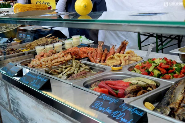 День 1: Чим частувалися та як розважалися містяни на Lutsk Food Fest (фото)