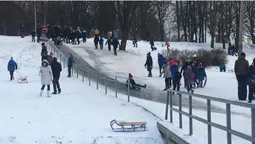 Рум'яні, захекані та щасливі: як розважалися у луцькому парку (фото, відео)
