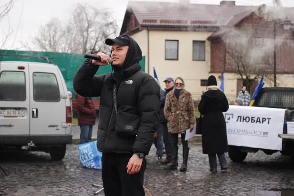 Тепер не просто формальність: як у Луцьку відзначали День Соборності (фото)