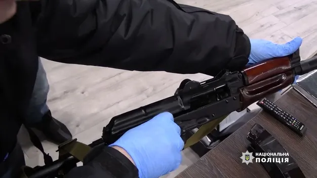 За стрільбу з автомата затримали мера Немирова (фото, відео)