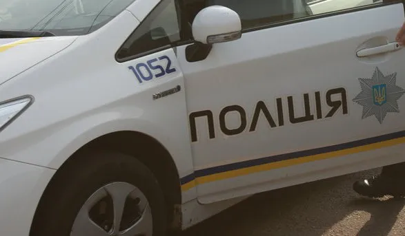 У Луцьку патрульні на службовому авто врізалися в електроопору (фото, оновлено)