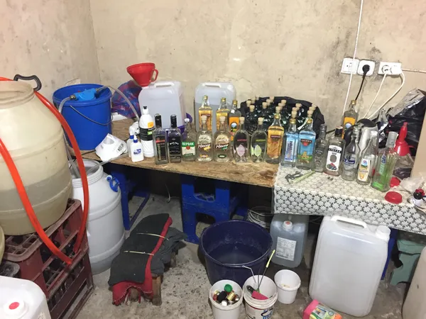 У Луцьку підробляли горілку відомих брендів (фото)