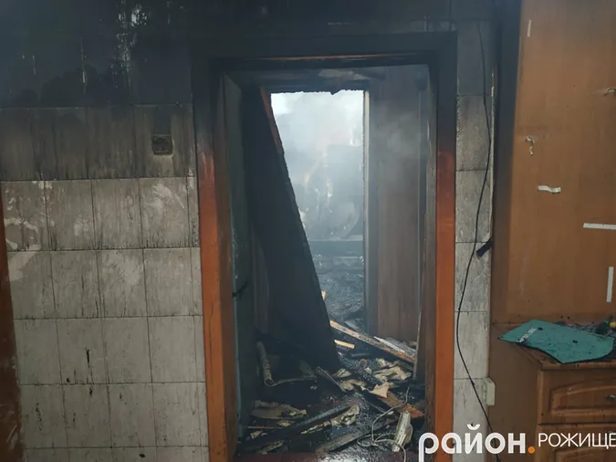 Показали, що залишилося від гуртожитку після масштабної пожежі в Рожищі (фото)