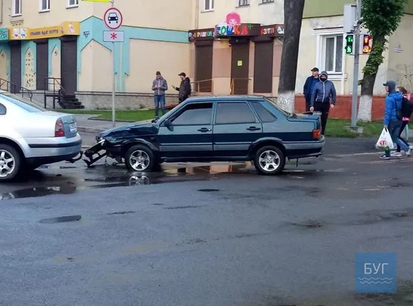 У Нововолинську – ДТП на світлофорі (фото)